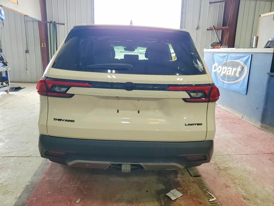 2024 Toyota Highlander VIN 5TDACAB57RS017317 COPART salvage auction — VANDALISM, MI - CERTIFICATE OF TITLE, sold $30,500 on 2026-07-09 (photo 6)