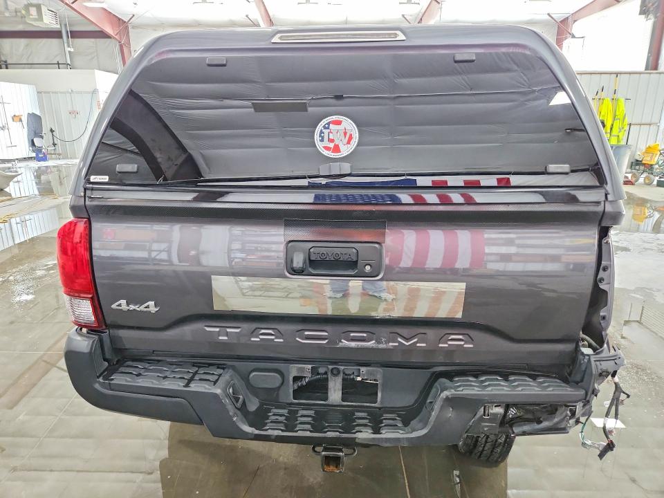 2019 Toyota Tacoma VIN 5TFSX5EN1KX065326 COPART salvage auction — SIDE, Il - Salvage Certificate, sold $8,700 on 2026-07-08 (photo 6)