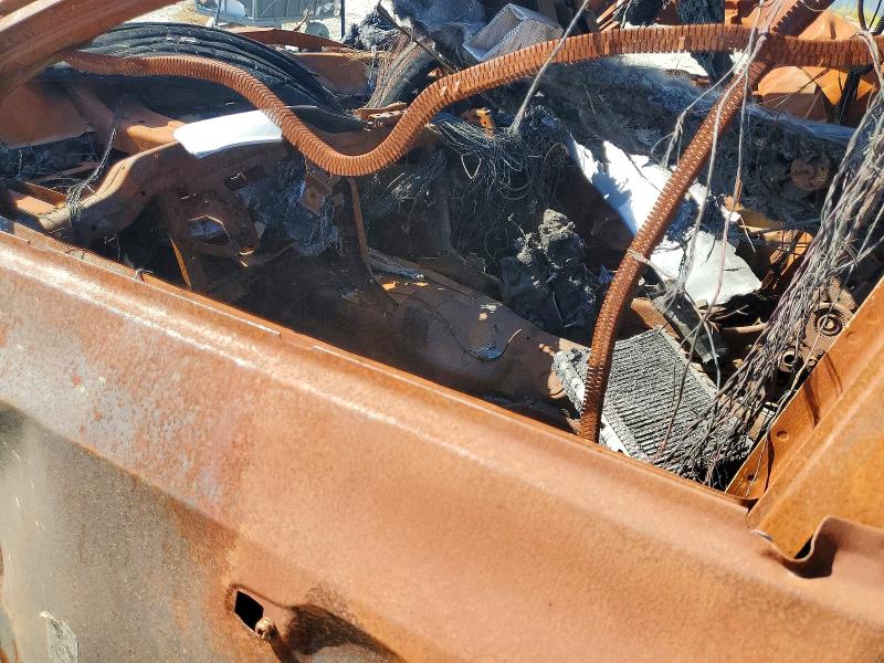 2019 Chrysler 300 VIN 2C3CCABG8KH555463 COPART salvage auction — BURN, CA - NON-REPAIRABLE VEHICLE CERT, sold $10 on 2026-07-09 (photo 8)