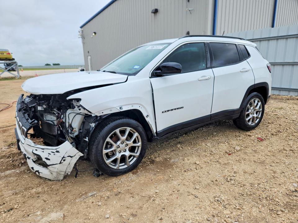 2022 Jeep Compass VIN 3C4NJDFB1NT144086 — COPART salvage auction photo