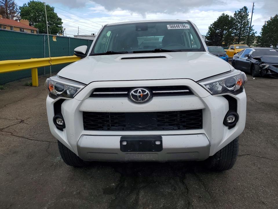 2021 Toyota 4runner VIN JTERU5JRXM5951168 COPART salvage auction — SIDE, Co - Public - Salvage Title, sold $875 on 2026-07-30 (photo 5)