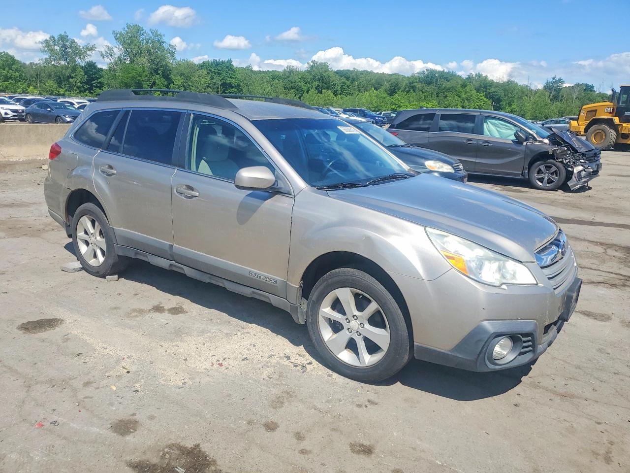 2014 Subaru Outback VIN 4S4BRBCC3E3204406 COPART salvage auction — Minor Dent/Scratches, KY - RED SALVAGE NON-REBUILDABLE, sold $450 on 2026-08-13 (photo 4)