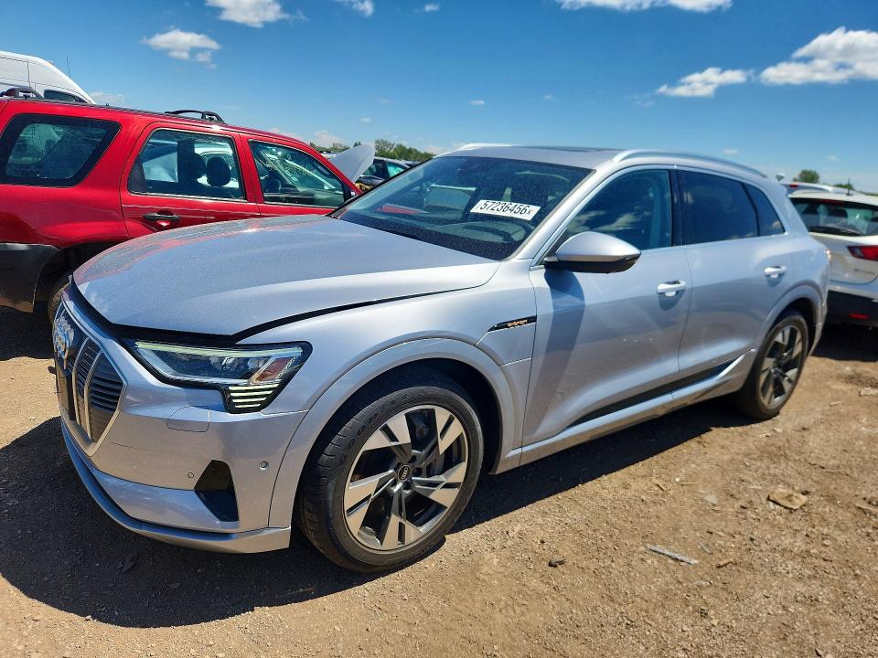 2022 Audi E-tron VIN WA1LAAGE7NB014307 — COPART salvage auction photo