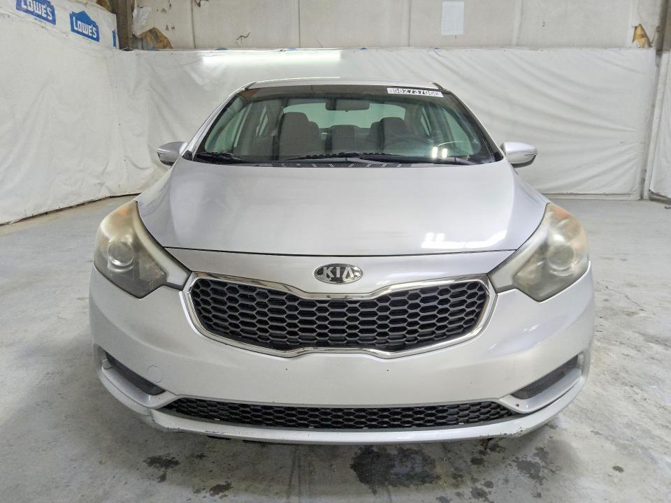 2015 Kia Forte VIN KNAFX4A62F5263129 COPART salvage auction — MINOR DENT/SCRATCHES, TN - CERTIFICATE OF TITLE, sold $950 on 2026-07-23 (photo 5)