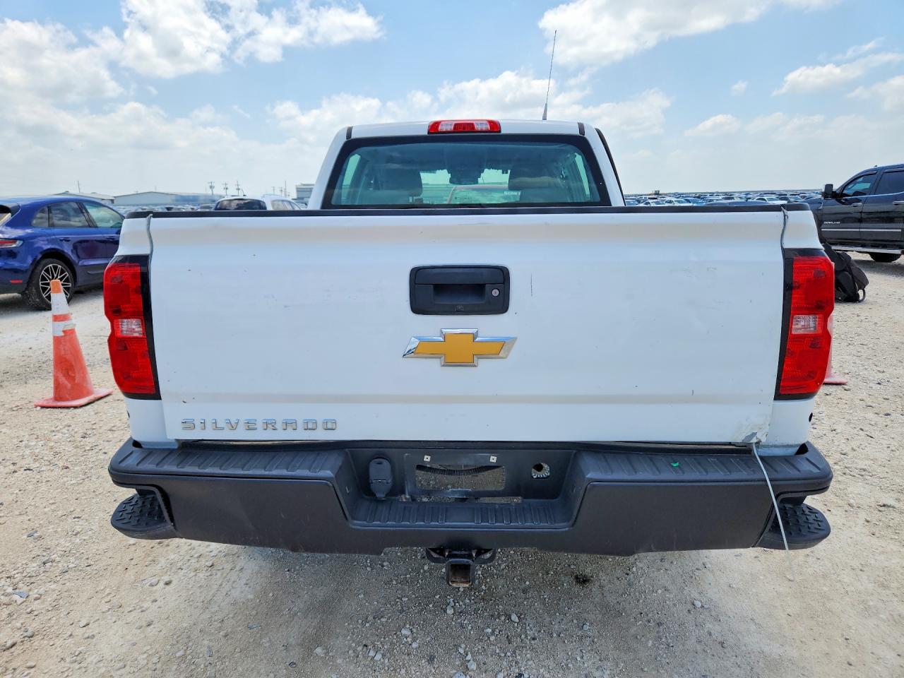 2018 Chevrolet Silverado VIN 3GCUKNEC3JG152864 COPART salvage auction — Side, Tx - Us Government Cert To Obtain T (P), sold $5,800 on 2026-07-09 (photo 6)