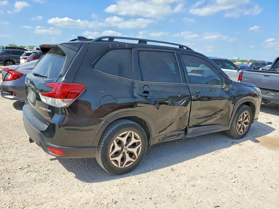 2022 Subaru Forester VIN JF2SKAEC7NH405214 COPART salvage auction — SIDE, Tx - Salvage Vehicle Title, sold $10 on 2026-07-30 (photo 3)