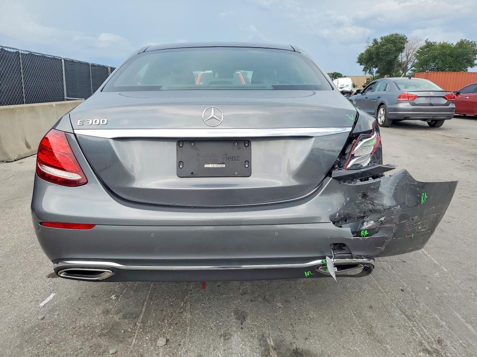 2019 Mercedes-benz E-klasse VIN WDDZF4JB6KA586977 COPART salvage auction — REAR END, Fl - Cert Of Title Slvg Rebuildable, sold $12,400 on 2026-07-14 (photo 6)