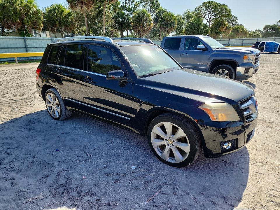 2011 Mercedes-benz Glk-class VIN WDCGG8HB4BF543862 COPART salvage auction — MINOR DENT/SCRATCHES, Fl - Certificate Of Title, sold $1,850 on 2026-07-08 (photo 4)