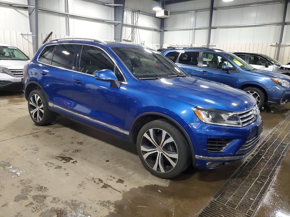 2017 Volkswagen Touareg VIN WVGRF7BPXHD003982 COPART salvage auction — REAR END, Mn - Cert Of Title-Salvage, sold $225 on 2026-07-28 (photo 4)