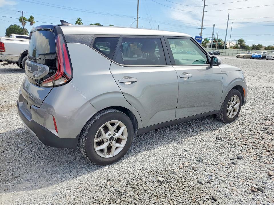 2024 Kia Soul VIN KNDJ23AU6R7920365 COPART salvage auction — SIDE, Salvage Title, sold $3,000 on 2026-07-24 (photo 3)
