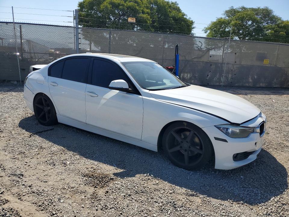 2013 BMW 3er VIN WBA3A5C52DF354309 COPART salvage auction — REAR END, Ca - Salvage Certificate, sold $725 on 2026-07-02 (photo 4)