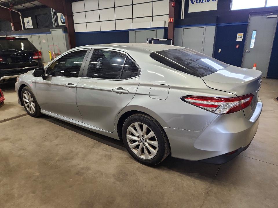 2018 Toyota Camry VIN 4T1B11HK2JU538447 COPART salvage auction — MINOR DENT/SCRATCHES, Ct - Certificate Of Title, sold $7,000 on 2026-07-03 (photo 2)
