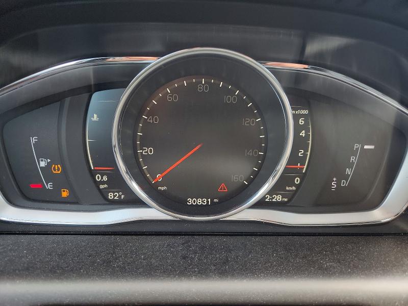 2017 Volvo Xc60 VIN YV449MRR4H2166051 COPART salvage auction — MINOR DENT/SCRATCHES, Il - Salvage Certificate, sold $7,100 on 2026-07-20 (photo 9)