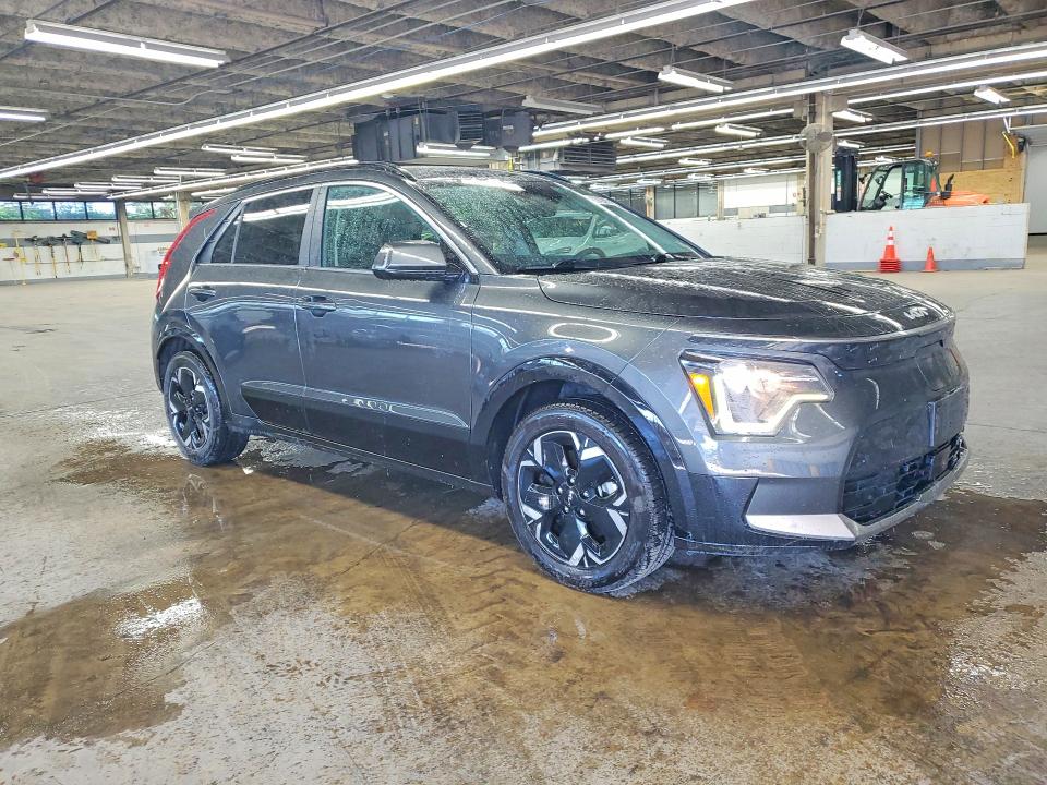 2023 Kia Niro VIN KNDCR3L14P5075144 COPART salvage auction — FRONT END, IL - SALVAGE CERTIFICATE, sold $10,000 on 2026-07-29 (photo 4)