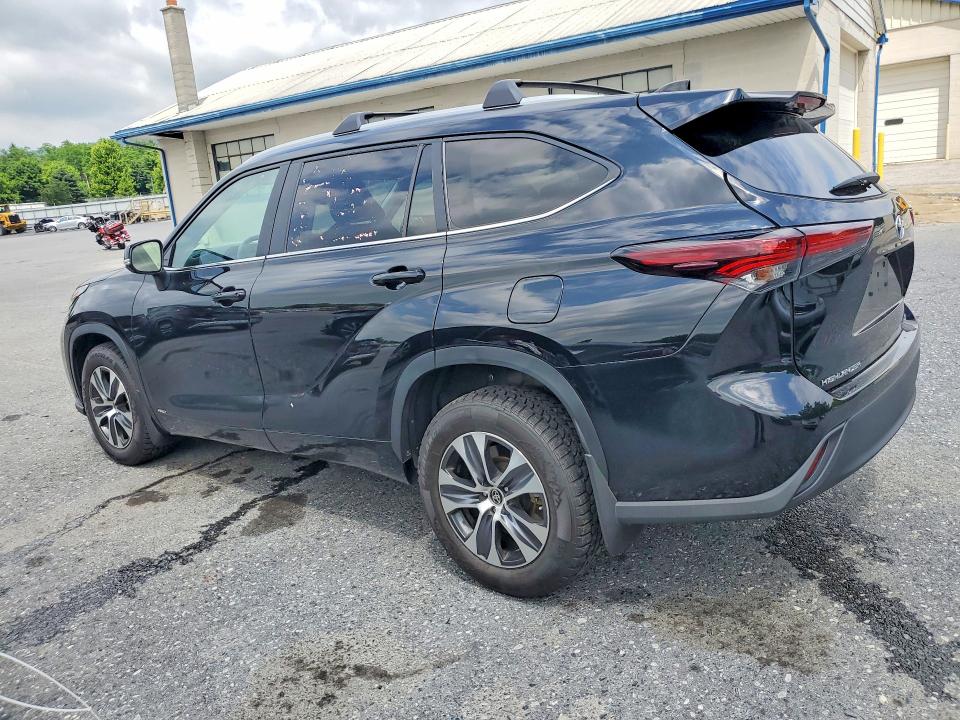 2024 Toyota Highlander VIN 5TDKBRCH6RS609919 COPART salvage auction — SIDE, Pa - Certificate Of Salvage, sold $21,600 on 2026-07-14 (photo 2)