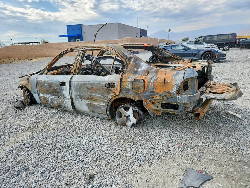 1998 Honda Civic VIN 2HGEJ6673WH581414 COPART salvage auction — BURN, Ca - Non-Repairable Vehicle Cert, sold $175 on 2026-07-08 (photo 2)