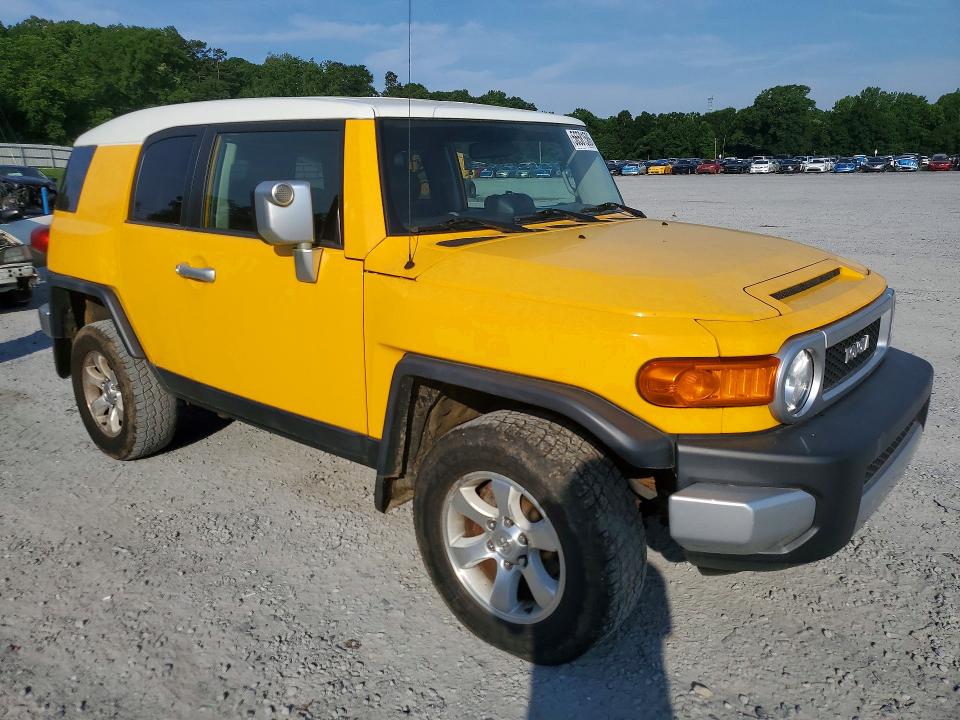 2007 Toyota Fj cruiser VIN JTEBU11F570075112 COPART salvage auction — NORMAL WEAR, Nc - Dealer Only Clean Title, sold $2,100 on 2026-07-29 (photo 4)