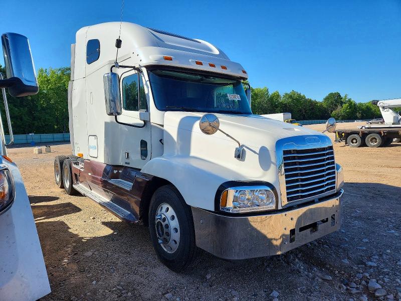 2004 Freightliner Cst120 VIN 1FUJBBCGX4LM93184 — COPART salvage auction photo