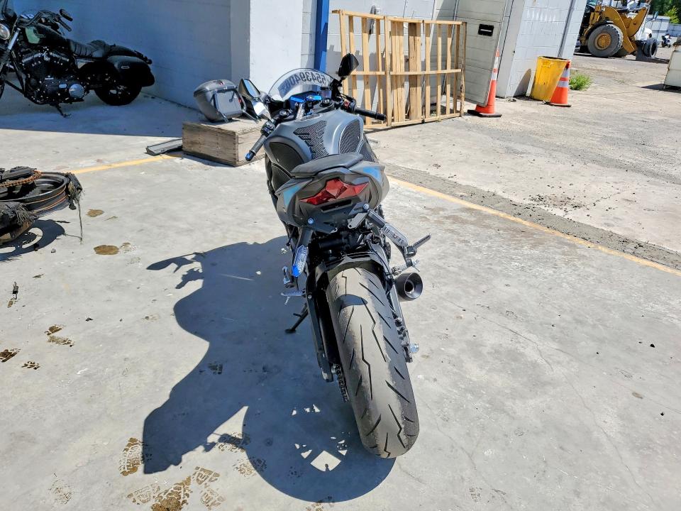 2025 Kawasaki VIN JKBZXJJ13SA025767 COPART salvage auction — SIDE, Va - Cert Of Title - Salvage, sold $5,700 on 2026-07-30 (photo 4)