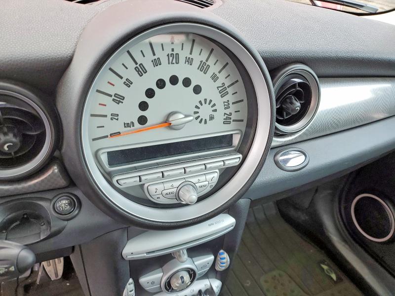 2008 Mini Cooper VIN WMWMM33598TP89237 COPART salvage auction — WATER/FLOOD, ON - PERMIT IRREPAIRABLE, sold $325 on 2026-07-28 (photo 9)