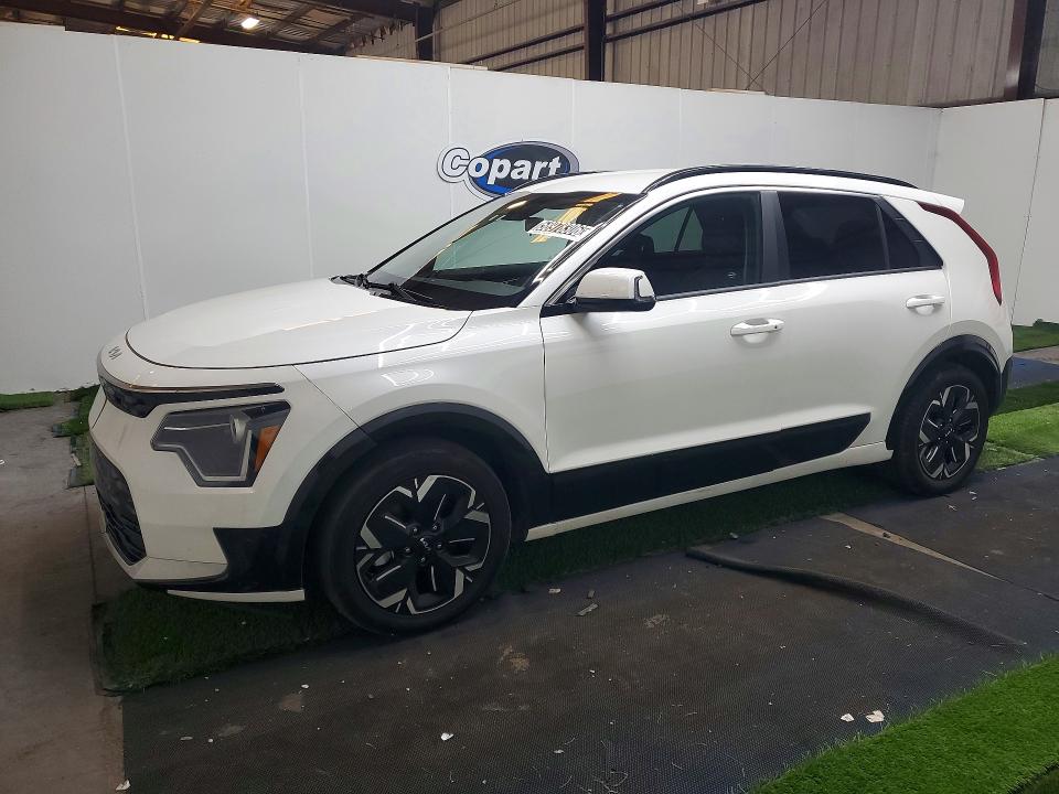 2023 Kia Niro VIN KNDCR3L1XP5071454 COPART salvage auction — FRONT END, Fl - Certificate Of Title, sold $10,600 on 2026-07-06 (photo 1)