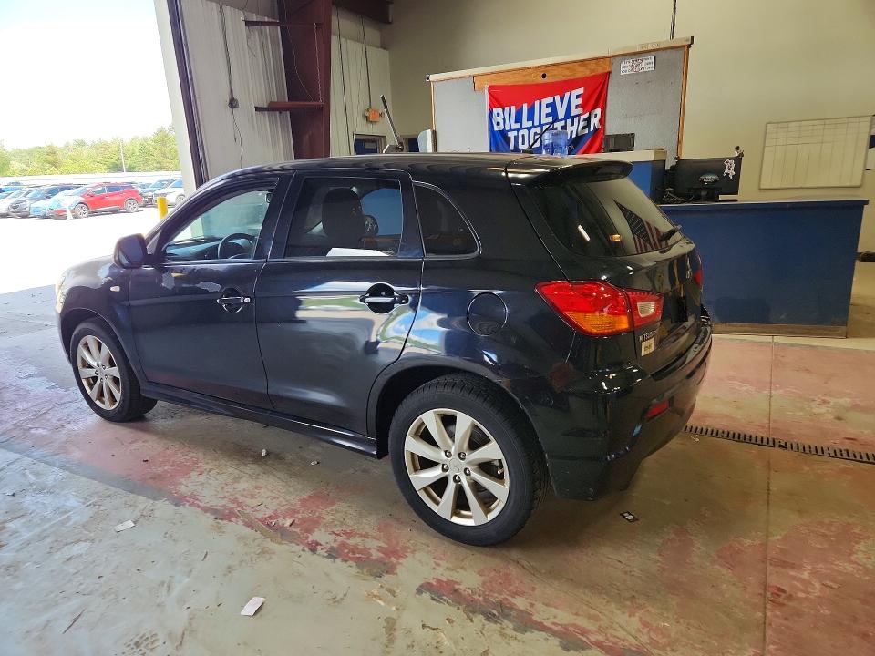 2012 Mitsubishi VIN JA4AR4AU3CZ002175 COPART salvage auction — NORMAL WEAR, Ny - Certificate Of Title, sold $500 on 2026-07-06 (photo 2)