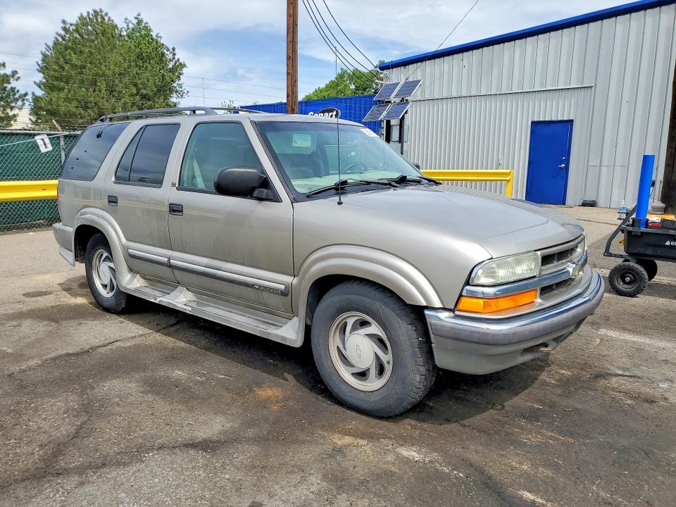 2001 Chevrolet Blazer VIN 1GNDT13W31K204271 COPART salvage auction — MINOR DENT/SCRATCHES, Co - Dis/Dlr/Exp Only Clean Title, sold $375 on 2026-07-02 (photo 4)
