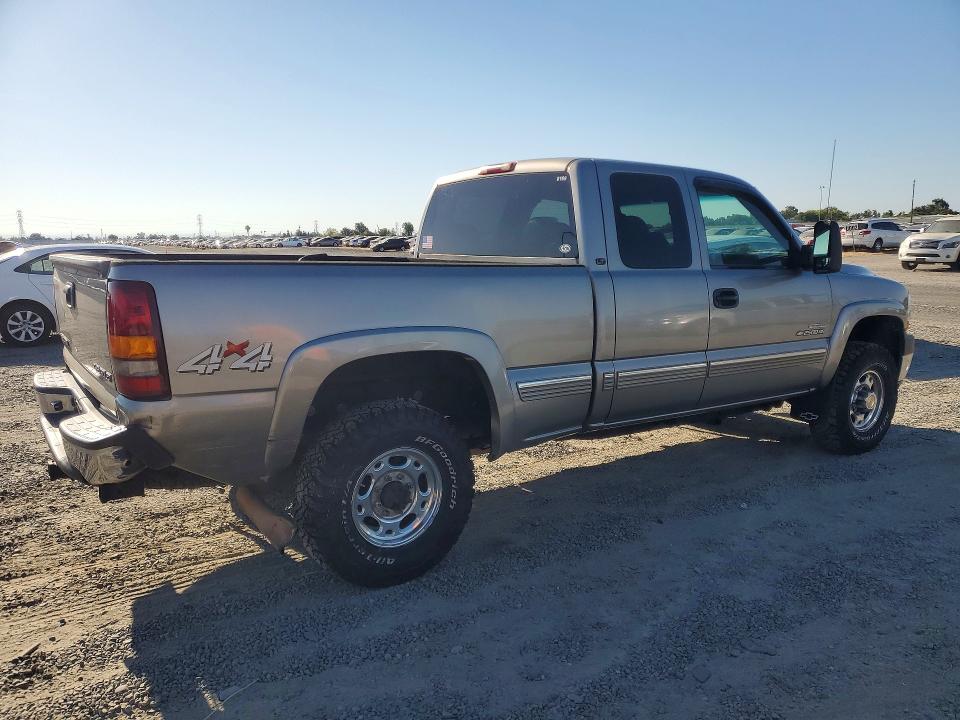 2001 Chevrolet Silverado 2500 VIN 1GCHK29GX1E177250 COPART salvage auction — REAR END, Ca - Salvage Certificate, sold $1,350 on 2026-07-02 (photo 3)