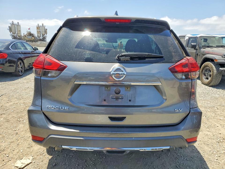 2017 Nissan Rogue VIN KNMAT2MT4HP522886 COPART salvage auction — MINOR DENT/SCRATCHES, Ca - Dis/Dlr/Exp Only Clean Title, sold $500 on 2026-07-10 (photo 6)