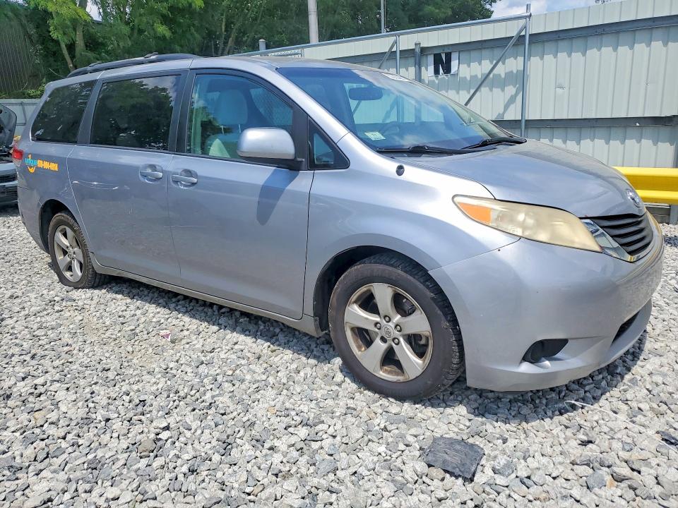 2012 Toyota Sienna VIN 5TDKK3DC2CS179846 COPART salvage auction — MINOR DENT/SCRATCHES, MA - CERTIFICATE OF TITLE, sold $1,200 on 2026-07-06 (photo 4)