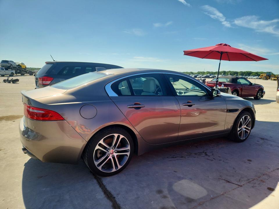 2017 Jaguar Xe VIN SAJAJ4BVXHA973363 COPART salvage auction — NORMAL WEAR, Ok - Certificate Of Title, sold $1,600 on 2026-07-02 (photo 3)