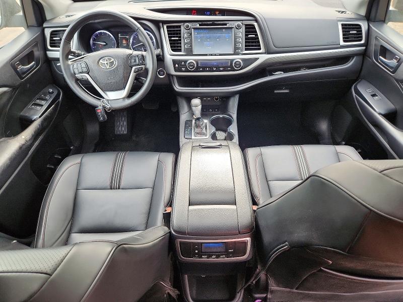 2019 Toyota Highlander VIN 5TDJZRFH9KS622317 COPART salvage auction — MINOR DENT/SCRATCHES, VA - CERTIFICATE OF TITLE, sold $13,500 on 2026-07-27 (photo 8)