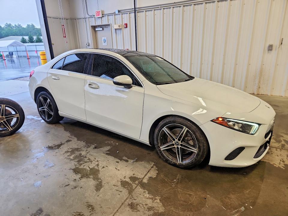 2019 Mercedes-benz A-klasse VIN WDD3G4FBXKW020934 COPART salvage auction — SIDE, Me - Cert Of Title-Salvage Collisio, sold $5,400 on 2026-08-07 (photo 4)