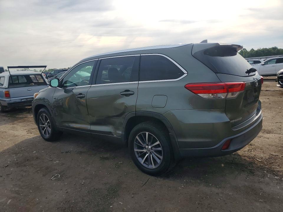 2017 Toyota VIN 5TDJZRFH6HS474930 COPART salvage auction — SIDE, Va - Cert Of Title - Salvage, sold $11,000 on 2026-07-08 (photo 2)