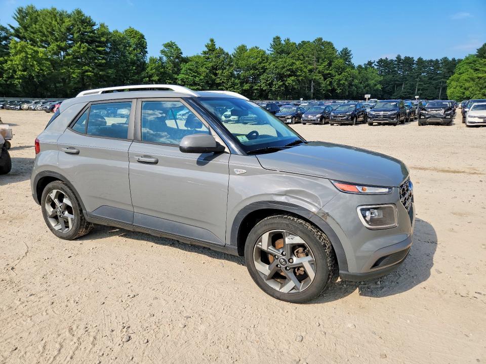 2020 Hyundai Venue VIN KMHRC8A35LU032599 COPART salvage auction — MINOR DENT/SCRATCHES, Mt - Certificate Of Title, sold $2,800 on 2026-07-09 (photo 4)