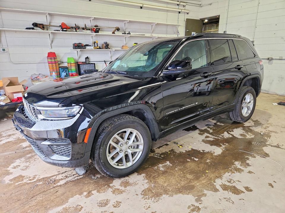 2024 Jeep Cherokee VIN 1C4RJHAG7RC261474 COPART salvage auction — FRONT END, Il - Salvage Certificate, sold $9,200 on 2026-08-19 (photo 1)
