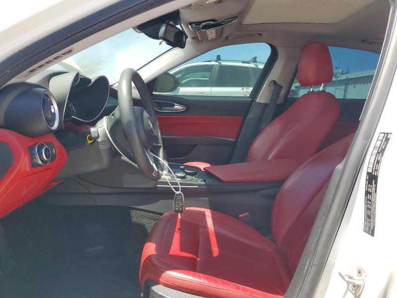 2017 Alfa romeo Giulia VIN ZARFAEBNXH7556175 COPART salvage auction — Burn Engine, CA - NON-REPAIRABLE VEHICLE CERT, sold $1,800 on 2026-08-18 (photo 7)