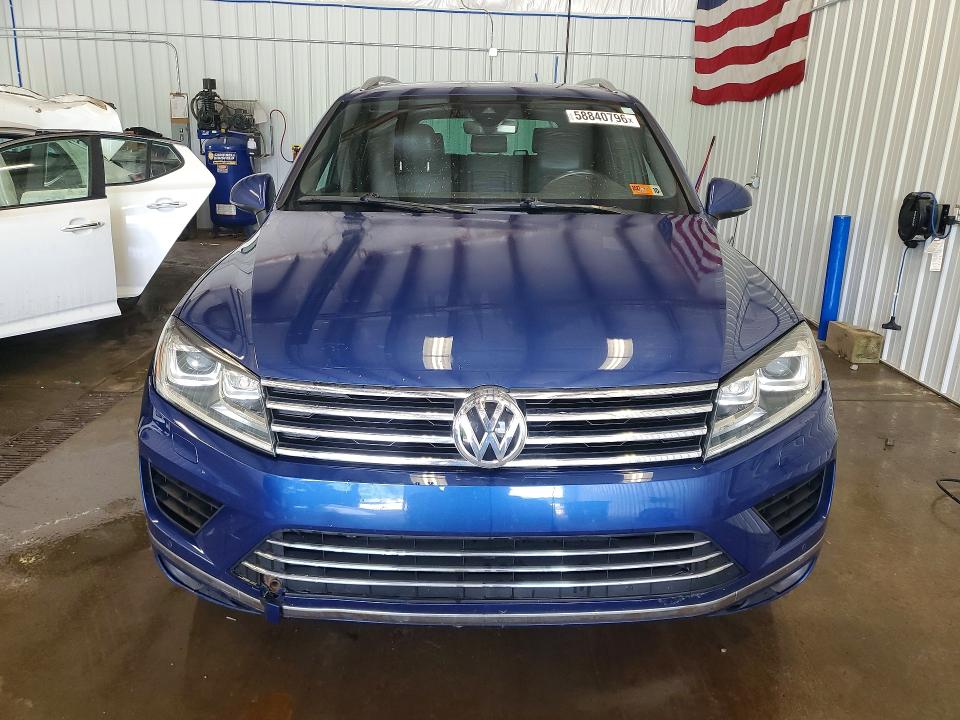 2017 Volkswagen Touareg VIN WVGRF7BP9HD004105 COPART salvage auction — MECHANICAL, Wv - Certificate Of Title, sold $1,400 on 2026-07-11 (photo 5)