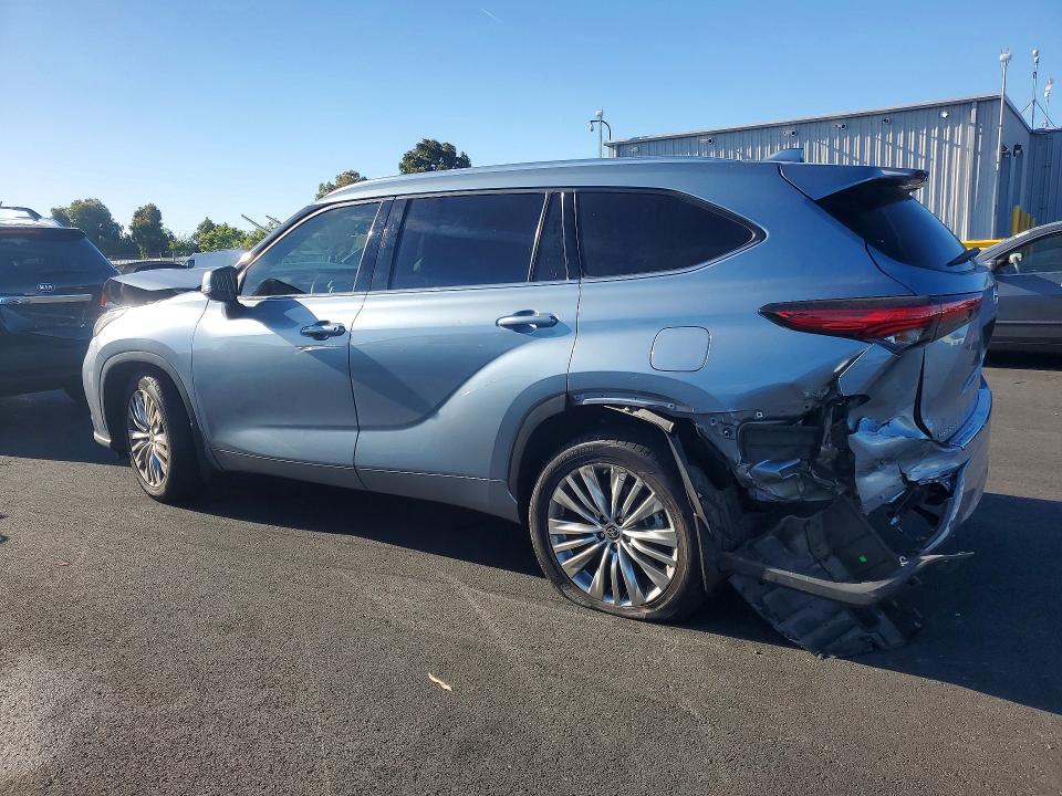 2022 Toyota Highlander VIN 5TDFZRAH8NS110825 COPART salvage auction — FRONT END, Sc - Salvage Title, sold $15,900 on 2026-07-15 (photo 2)