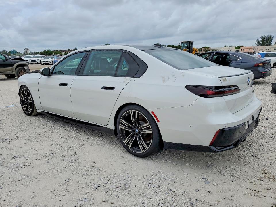 2025 BMW 7 series VIN WBA23EH0XSCV31352 COPART salvage auction — FRONT END, FL - CERT OF TITLE SLVG REBUILDABLE, sold $30,750 on 2026-07-28 (photo 2)