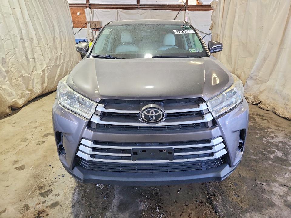2019 Toyota Highlander VIN 5TDBZRFH6KS704994 COPART salvage auction — MINOR DENT/SCRATCHES, PA - CERT OF TITLE (P), sold $2,350 on 2026-07-30 (photo 5)
