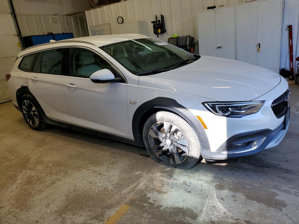 2019 Buick Regal tourx VIN W04GV8SXXK1023754 COPART salvage auction — SIDE, ME - CERT OF TITLE-SALVAGE COLLISIO, sold $7,100 on 2026-07-09 (photo 4)