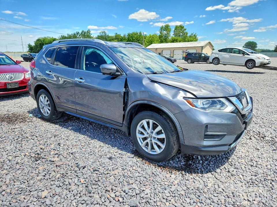 2017 Nissan Rogue VIN JN8AT2MV9HW280401 COPART salvage auction — ROLLOVER, Il - Salvage Certificate, sold $200 on 2026-07-20 (photo 4)