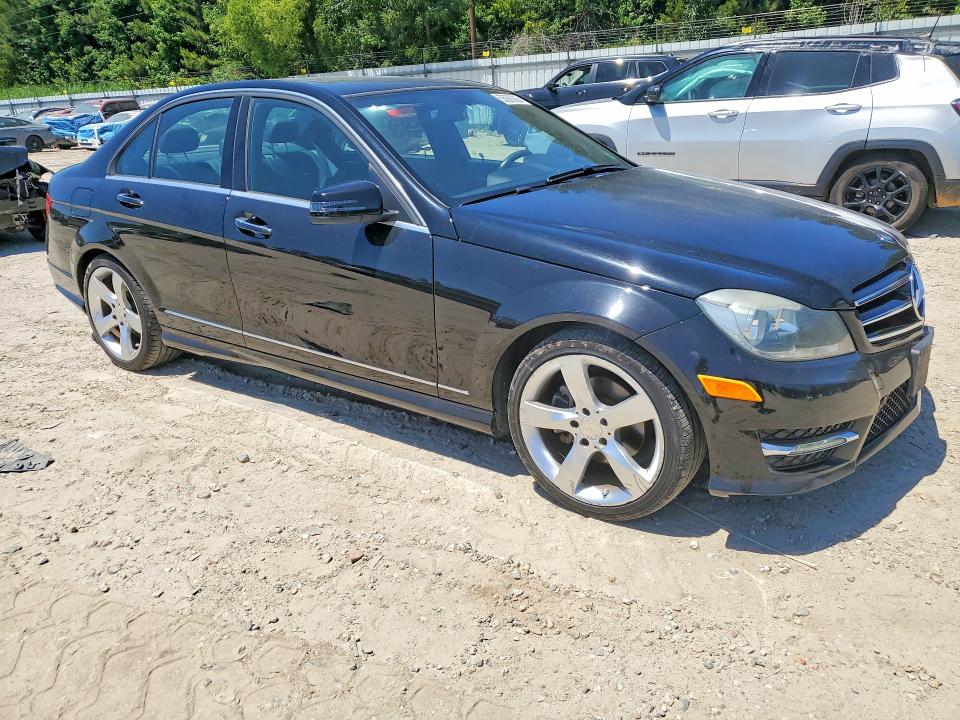 2014 Mercedes-benz C-klasse VIN WDDGF4HB0EA964213 COPART salvage auction — WATER/FLOOD, Va - Cert Of Title-Salvage Water, sold $875 on 2026-07-28 (photo 4)
