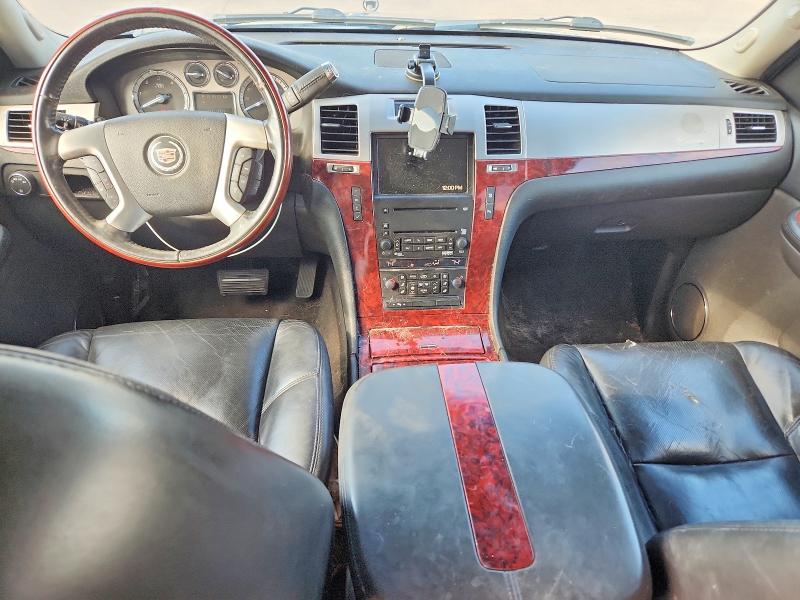 2009 Cadillac Escalade VIN 1GYFK232X9R144056 COPART salvage auction — NORMAL WEAR, Mt - Certificate Of Title, sold $1,000 on 2026-07-02 (photo 8)