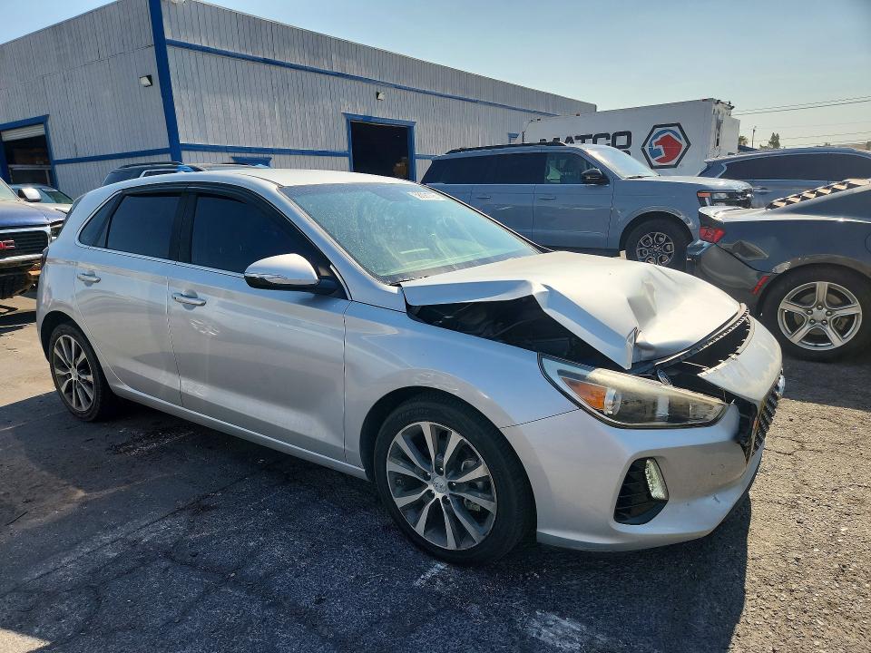 2018 Hyundai VIN KMHH35LE9JU036483 COPART salvage auction — FRONT END, Nv - Salvage Title, sold $2,050 on 2026-07-08 (photo 4)