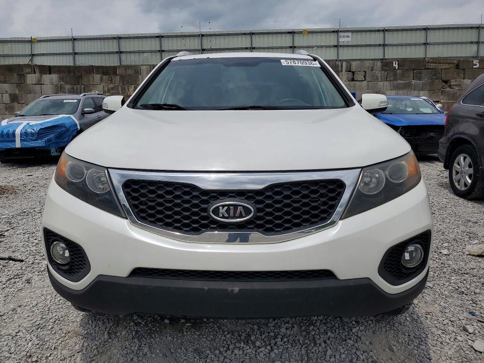 2012 Kia Sorento VIN 5XYKT4A65CG242498 COPART salvage auction — MINOR DENT/SCRATCHES, Ky - Certificate Of Title, sold $875 on 2026-07-10 (photo 5)