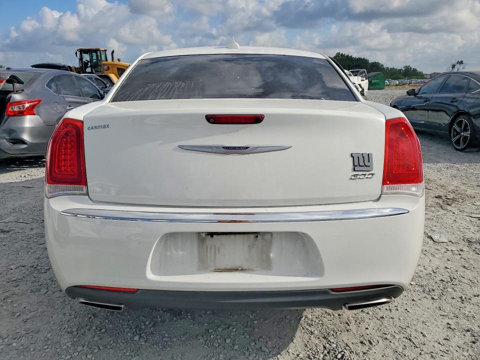 2019 Chrysler 300 VIN 2C3CCAEG9KH698076 COPART salvage auction — SIDE, Fl - Cert Of Title Slvg Rebuildable, sold $3,800 on 2026-07-06 (photo 6)