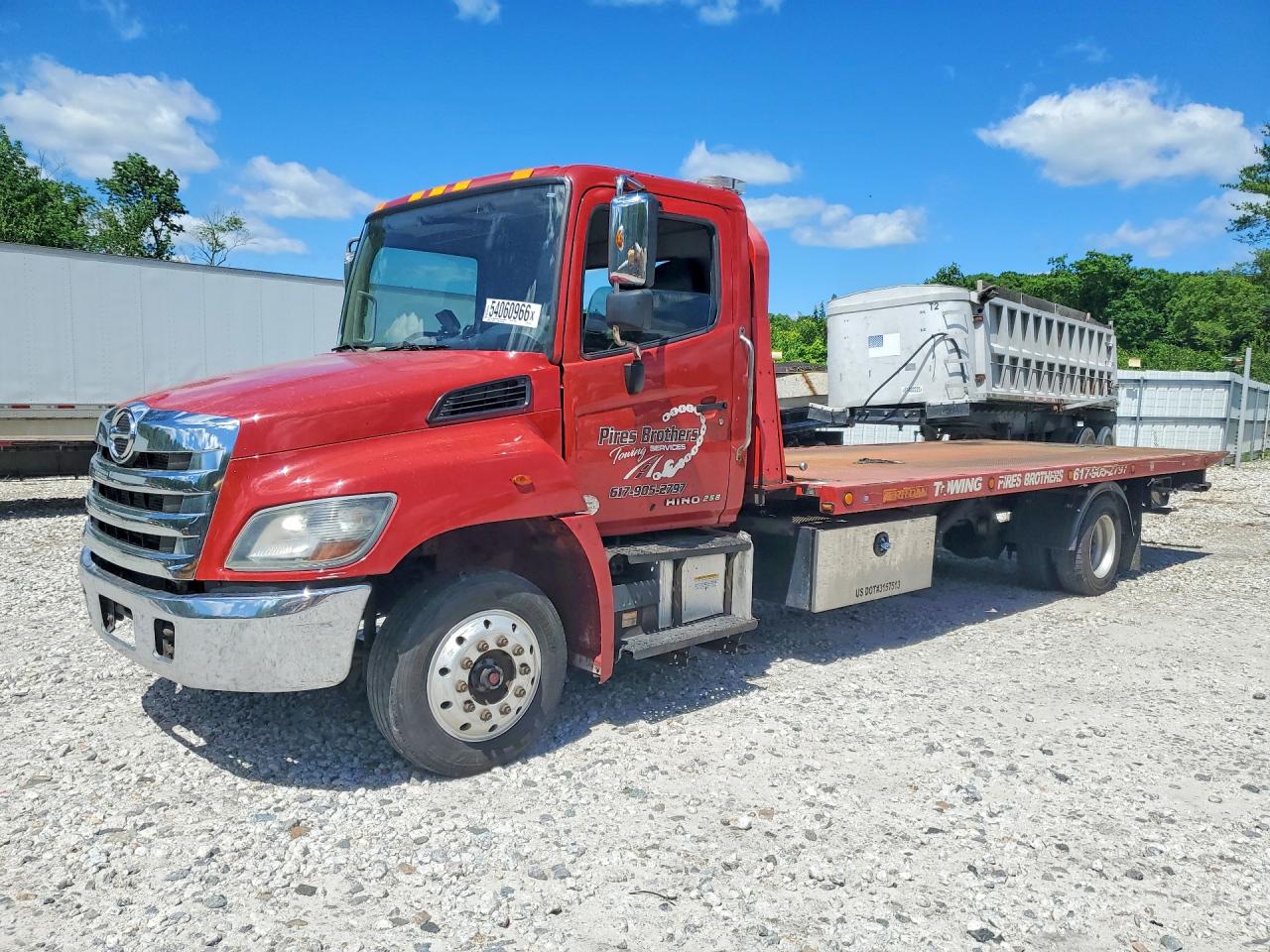 2019 Hino 258/268 VIN 5PVNJ8JR3K4S51573 — COPART salvage auction photo