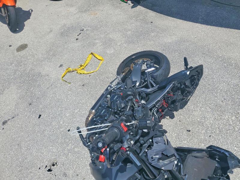 2025 Yamaha Mt09 VIN JYARN94E3SA002241 COPART salvage auction — ALL OVER, Fl - Certificate Of Destruction, sold $1,100 on 2026-07-14 (photo 5)